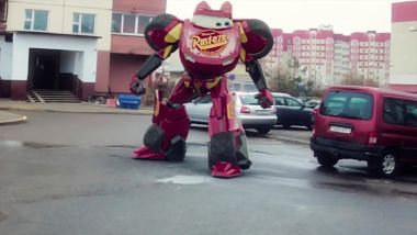 Saetta McQueen di Cars? è un transformer: la prova-video