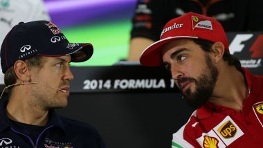 Sebastian Vettel e Fernando Alonso nel 2014: è il tramonto della loro lotte per il titolo mondiale