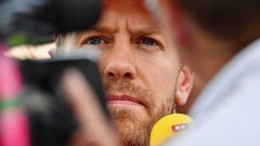 F1 2018, GP Gran Bretagna, FP2: Vettel agguanta la prima posizione con la Ferrari. Subito dietro le due Mercedes