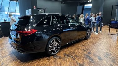 Serie speciali Mercedes 2025: la C Station Wagon Travel Edition di 3/4 posteriore