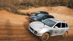Porsche Cayenne S vs BMW X5 e Range Rover: il video della sfida