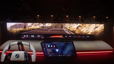 Sicurezza: dal 2027 potrebbero arrivare dei severi limiti per schermi e sistemi d'infotainment