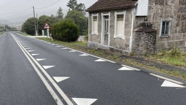 Sicurezza: illusione ottica fa sembrare la carreggiata pi&ugrave; stretta per fare rallentare