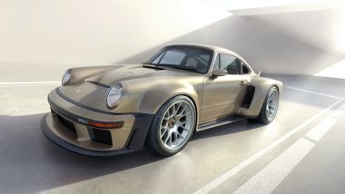 Singer Porsche 911 DLS Turbo, la colorazione Moet Blanc distingue la versione stradale 