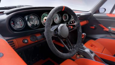 Singer Porsche 911 DLS Turbo, volante e strumentazione
