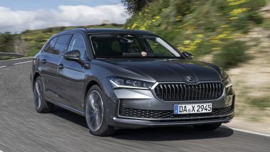 Skoda Superb Wagon 2024, ora anche plug-in