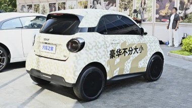 Smart #2: la citycar elettrica a due posti debutterà al Salone dell'Auto di Parigi