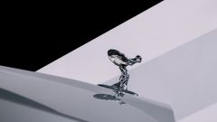 Rolls-Royce: sulla Spectre EV la nuova Spirit of Ecstasy