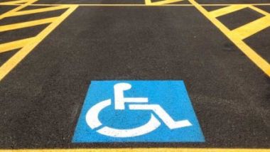 Stalli per disabili, sanzioni più aspre per sosta vietata