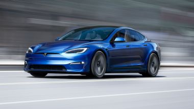 Steam arriva su Tesla: la berlina sportiva Model S