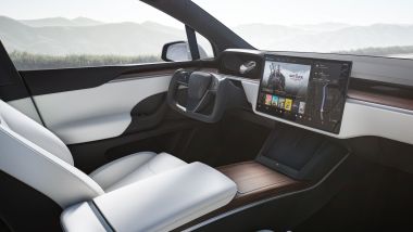 Steam arriva su Tesla: lo schermo dell'infotainment su Model X