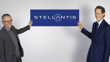 Stellantis: Carlos Tavares (sx) e John Elkann (dx)