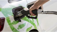Stop diesel e benzina dal 2035, deroga Ue su e-fuel? Ultime news