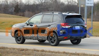 Subaru Forester 2021: visuale di 3/4 posteriore