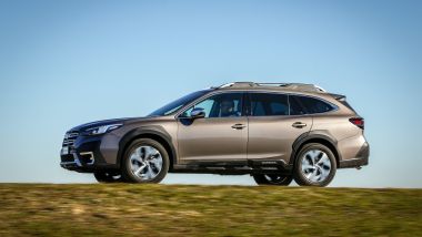 Subaru Outback 2021: il crossover si muove tanto bene su strada che fuori
