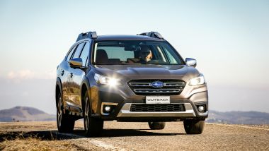Subaru Outback 2021: il frontale