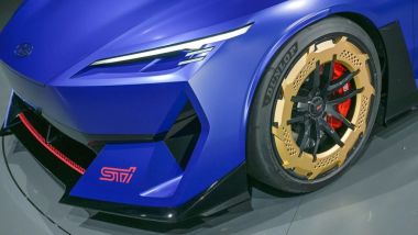 Subaru STI: dettaglio dei cerchi in lega leggera aerodinamici della Performance-E