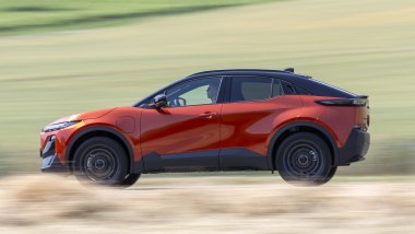 Subaru Uncharted: tre livelli di potenza e due tagli di batteria per il crossover-coup&eacute;