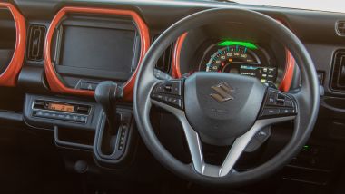 Suzuki Hustler, volante, strumentazione, cambio e climatizzatore