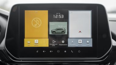 Suzuki S-Cross Hybrid 140V: il display touch da 9'' del sistema multimediale