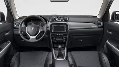Suzuki Smart Buy: l'abitacolo della Vitara Hybrid