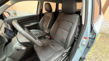 Suzuki Vitara 1.4 Hybrid 4WD: i sedili anteriori sono riscaldabili di serie