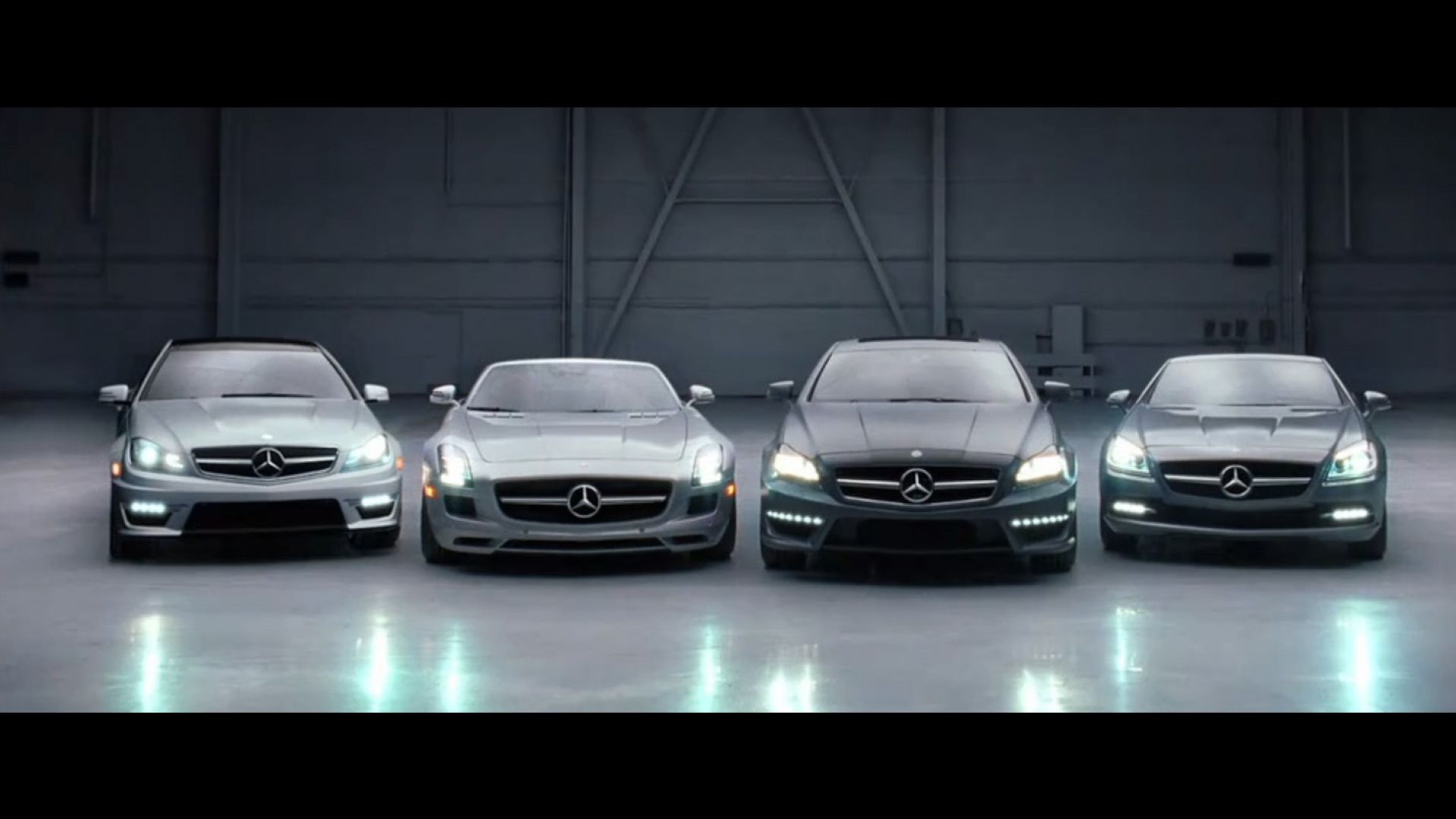 Реклама mercedes. Три Мерседеса. Реклама автомобиля Мерседес. Рекламе автомобиля Mercedes - Benz. Ряд Мерседес Бенц.