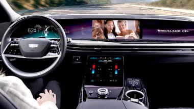 Tecnologia di bordo: l'abitacolo della Cadillac Escalade