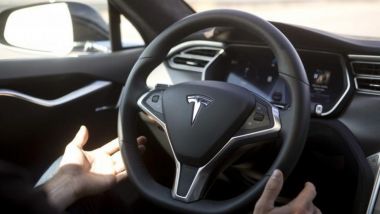 Tesla Autopilot nell'occhio del ciclone