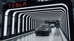Mar Rosso, Tesla e Volvo stop a produzione in Ue. Ora che accade?