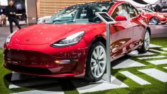 Tesla Model 3: l'elettrica esposta in concessionaria in California 
