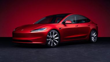 Tesla Model 3 per la prima volta in Top Ten