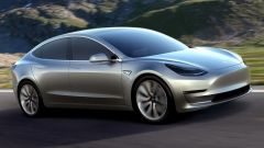 Tesla Model 3: pregi e difetti emersi dalla prova della stampa USA
