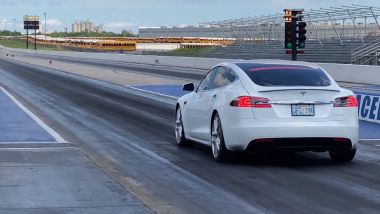 Tesla Model S Cheetah Stance: oggi è lei la più veloce con 2''3 sullo 0-100 e 10''4 sul 1/4 di miglio