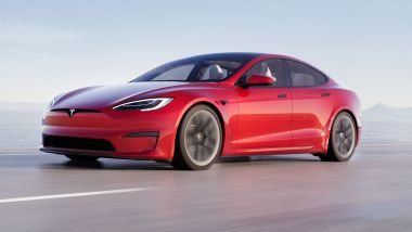 Tesla Model S Dual Motor AWD: visuale di 3/4 anteriore