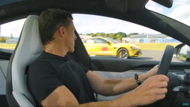 Tesla Model S Plaid vs Xiaomi SU7 Ultra: Matt Watson di CarWow controlla la berlina cinese