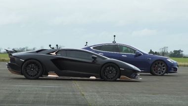 Tesla Model S vs Lamborghini Aventador: il verdetto non è scontato...