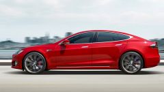 Tesla Model S 2019, oltre 600 km di autonomia. I prezzi in Italia