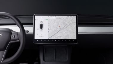 Tesla Model Y: lo schermo centrale da 15