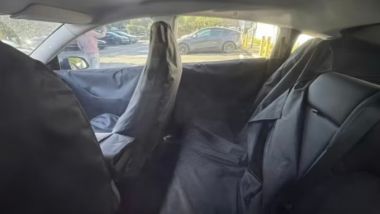 Tesla Model Y ''low cost'': niente tetto panoramico in cristallo come sul modello oggi in listino