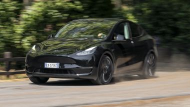 Tesla Model Y Performance: la prova su strada