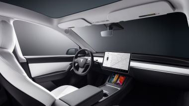 Tesla Model Y RWD: interni
