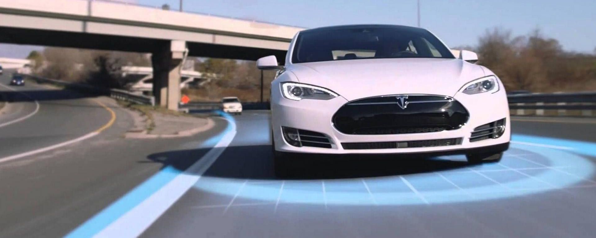 Tesla Autopilot 2020, guida autonoma con restrizioni in Europa ...