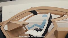 Robotaxi Tesla Cybercab, il video pre reveal: 2 posti, no volante?