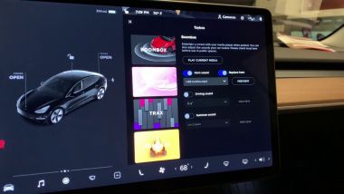 Tesla, un'immagine della modalità Boombox