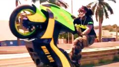 Yamaha T-Max come moto da stunt? Un video da non imitare