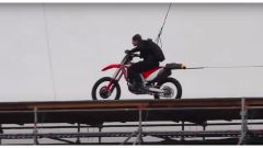 Tom Cruise: il video del salto più costoso di Mission Impossible