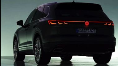 Touareg 2023, logo VW luminoso