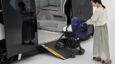 Toyota e-Palette: la navetta BEV con accesso facilitato anche per le carrozzine dei neonati