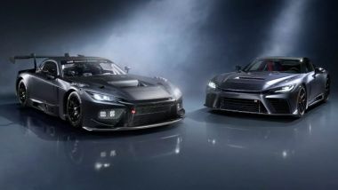 Toyota GR GT: la versione standard e quella GT3 con la maxi ala posteriore fissa